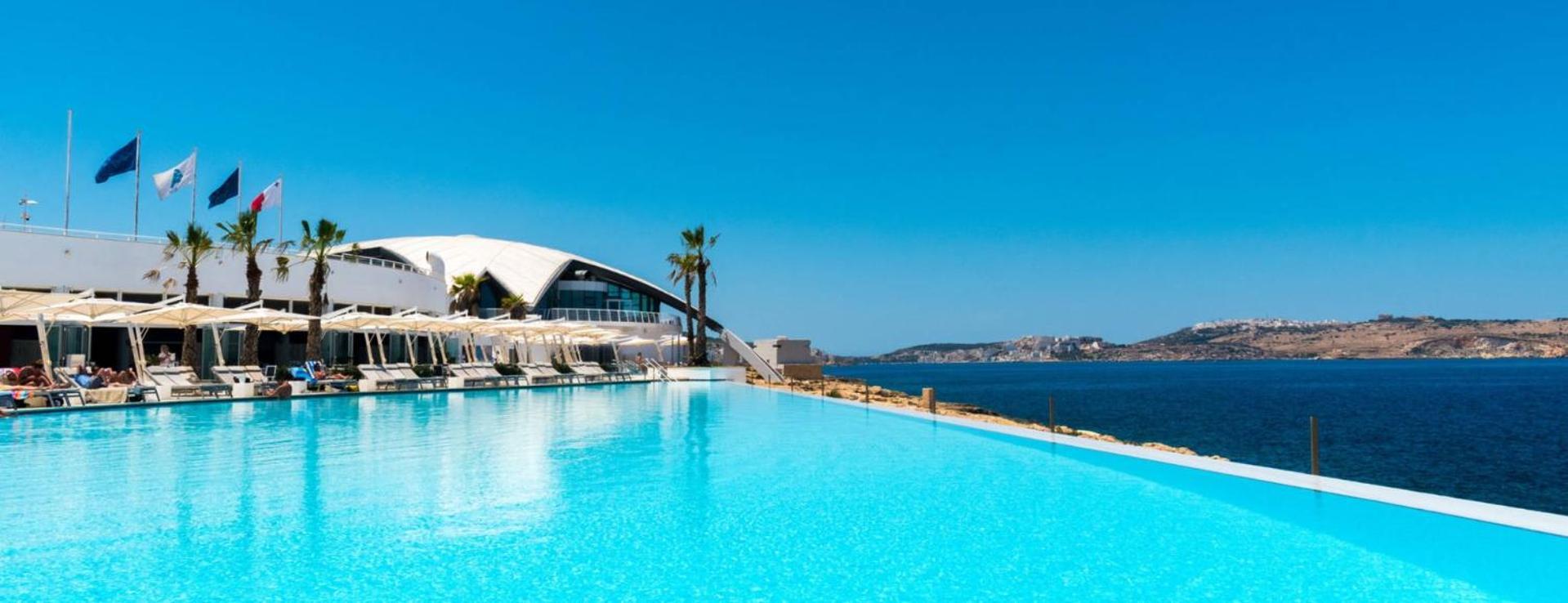 Modern & Spacious 2Br Penthouse With Terrace - Close To Qawra Beach San Pawl il-Baħar Extérieur photo